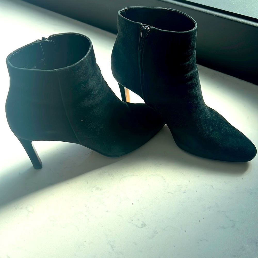 Banana Republic: black suede ankle booties, size 7